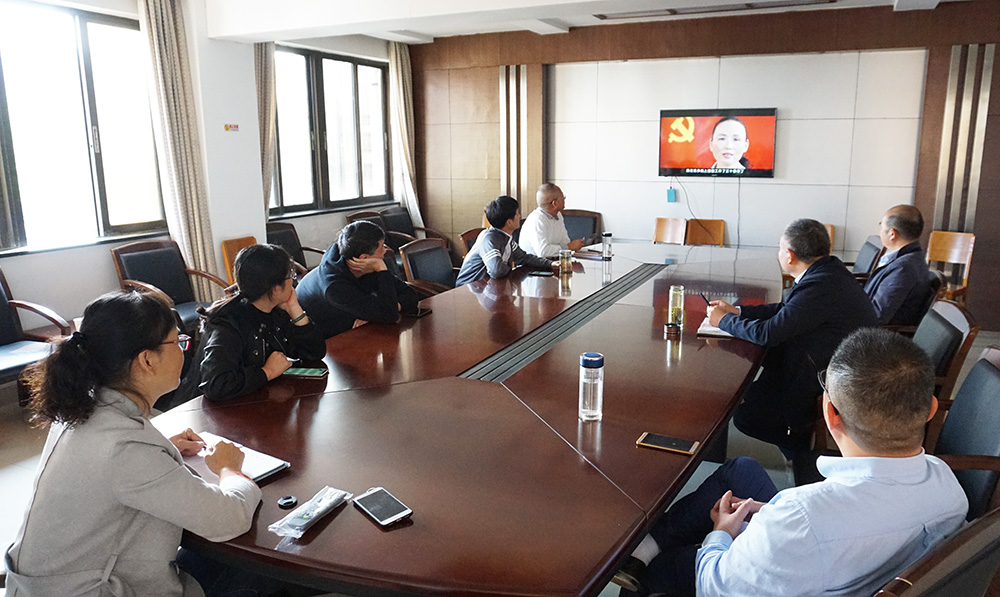 公路工程處組織黨員觀看先進事跡視頻