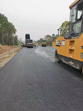 樅陽S335項目03標瀝青路面順利結束