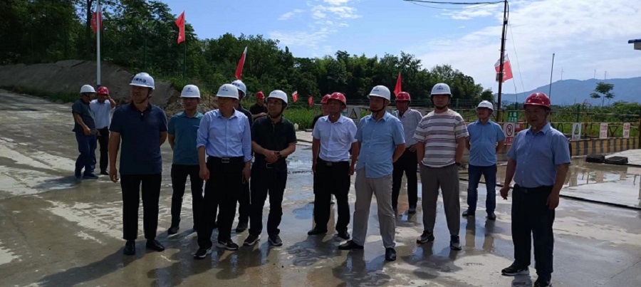 省質(zhì)安中心劉滎博士一行到營嶺隧道項目檢查指導(dǎo)工作