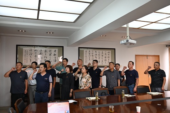 安慶市公路工程處黨支部組織黨員集體過“政治生日”