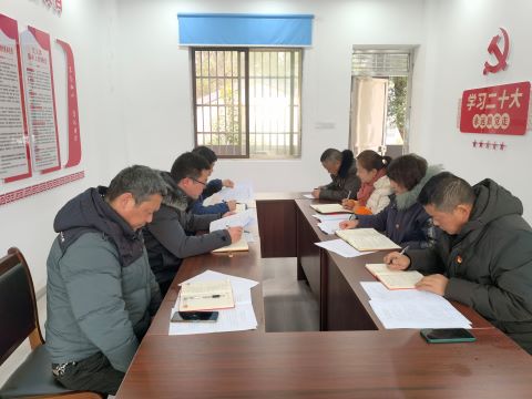 營(yíng)嶺隧道臨時(shí)黨支部召開(kāi)專(zhuān)題組織生活會(huì)